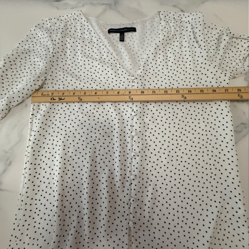 White House Black Market White Blouse with Black Dots. Size 2 - Picture 5 of 7